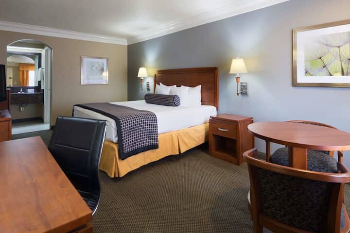 Room 8 of 15