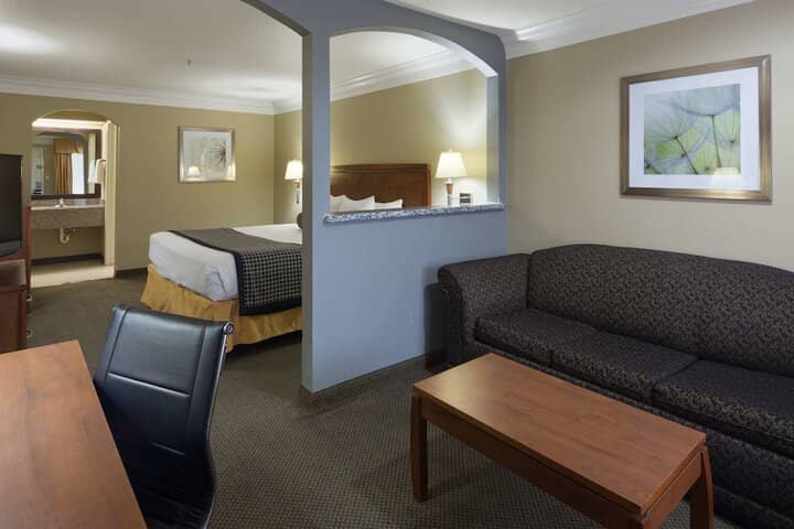 Room 7 of 15