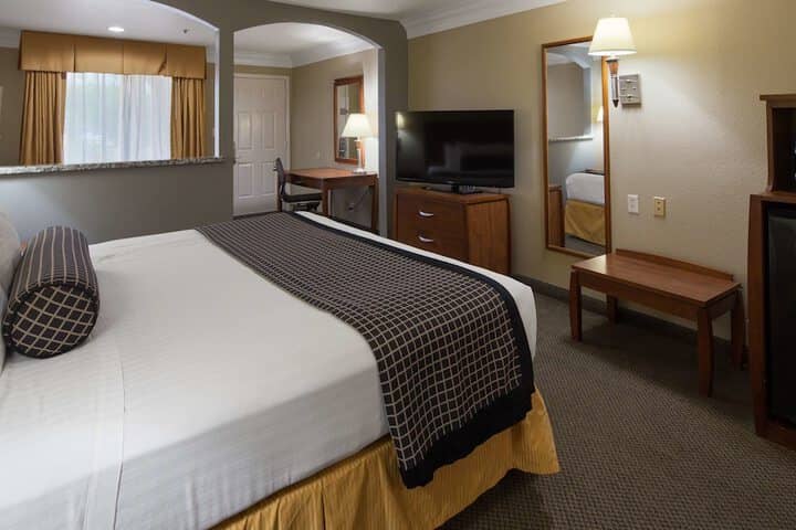 Room 10 of 15