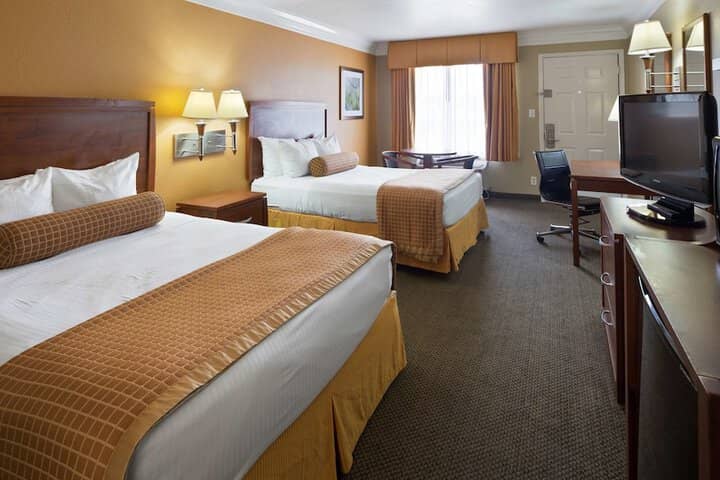 Room 4 of 15